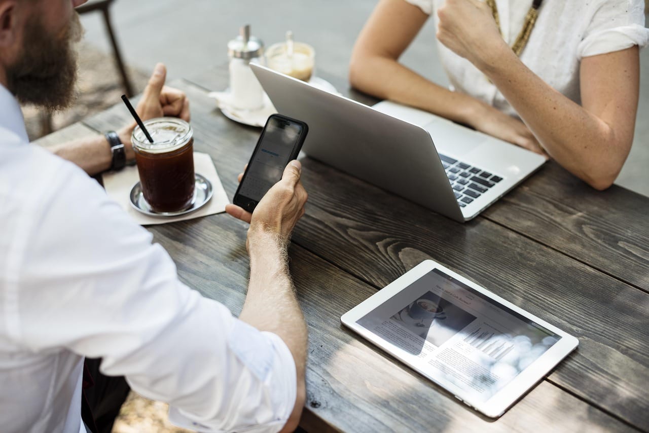 The Aerobook 14 weighs 1.19 kg, light enough to forget it is in your bag.